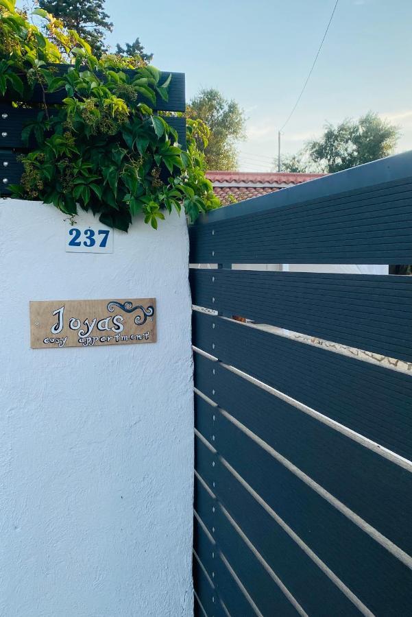 Joyas Cosy Apartment ตรากากิ ภายนอก รูปภาพ