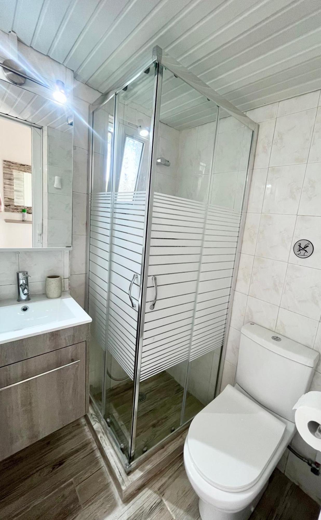 Joyas Cosy Apartment ตรากากิ ภายนอก รูปภาพ